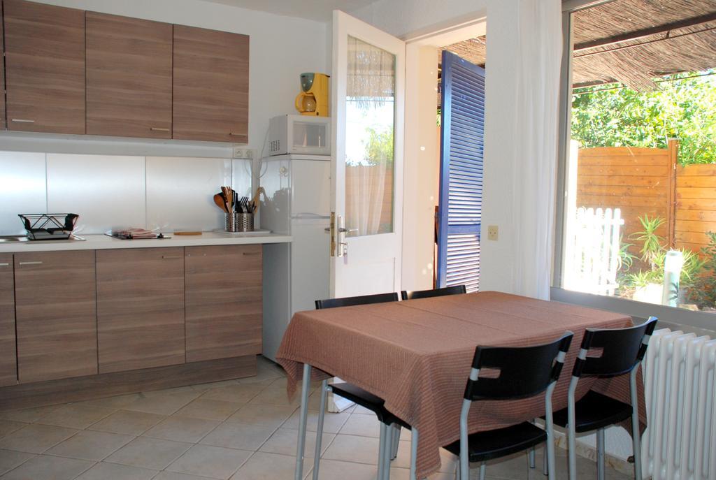 Hotel L'Orangeraie Le Lavandou Kamer foto